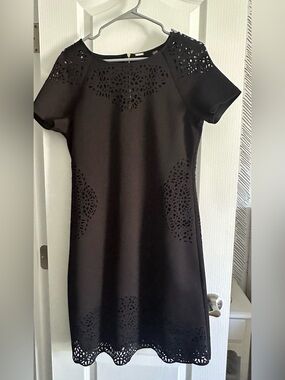 T Tahari laser cut dress 8 black